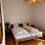 Zur Kaiserin - Im Sueden Berlins Daire Berlin